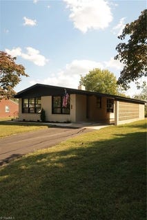 /international/us/325-bluemont-road-mount-airy-nc-110120485101/