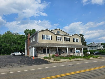 /international/us/249-south-st-plainville-ma-110100339601/