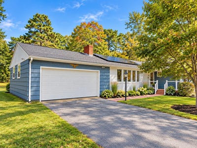 /international/us/255-long-pond-drive-south-yarmouth-ma-110120683203/