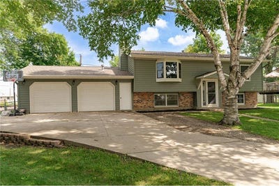 /international/us/519-3rd-street-nw-byron-mn-110101242717/