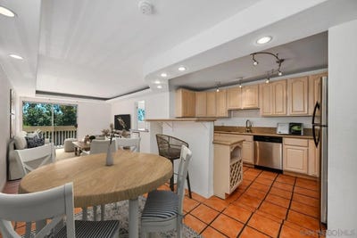 /international/us/6255-rancho-mission-rd-san-diego-ca-110106316414/