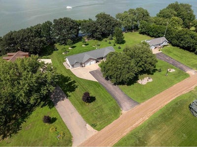 /international/us/4-s-fox-lake-drive-e-manyaska-twp-mn-110108034238/