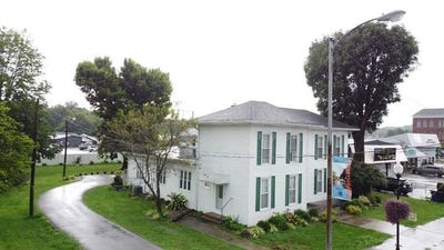 /international/us/402-east-main-street-campbellsville-ky-110101089752/