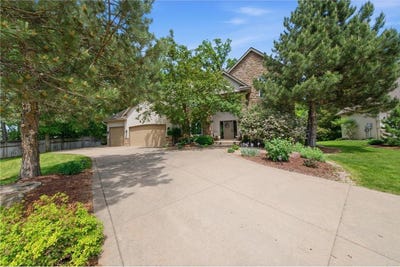 /international/us/3489-wolfberry-court-eagan-mn-110107569585/