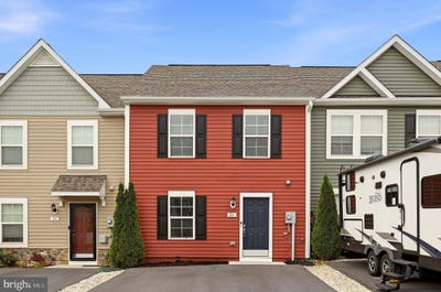 /international/us/24-loblolly-drive-bunker-hill-wv-110120039364/