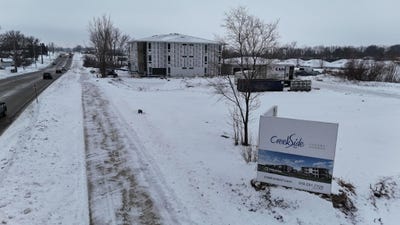 /international/us/4015-cedar-heights-drive-cedar-falls-ia-110093260051/