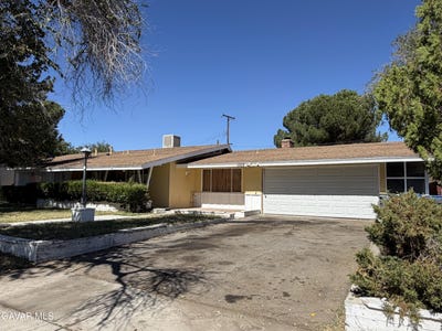 /international/us/1305-e-avenue-j3-lancaster-ca-110120516953/