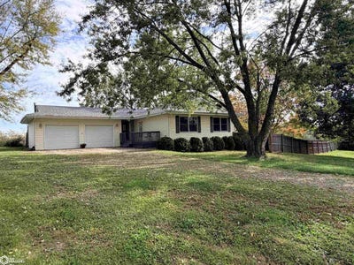 /international/us/2387-lilac-court-fairfield-ia-110120653714/