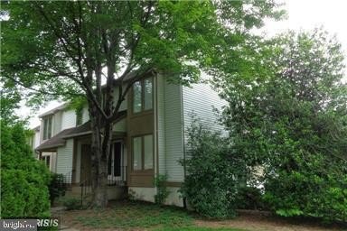 /international/us/12500-flatwood-circle-fairfax-va-110107951728/