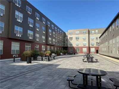 /international/us/327-pine-street-pawtucket-ri-110106178934/
