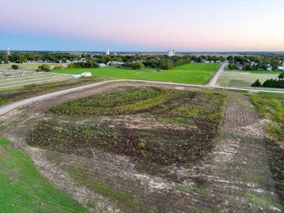 /international/us/1227-hidden-hills-dr-claflin-ks-110120510150/