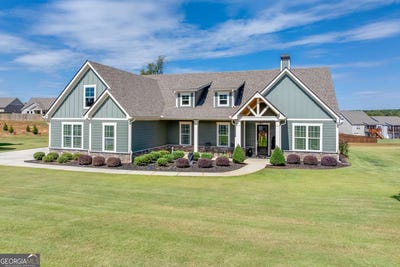 /international/us/157-peachwood-lane-homer-ga-110103258473/