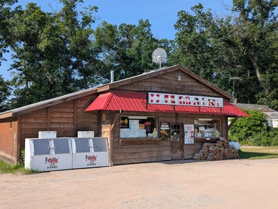 /international/us/17275-caberfae-highway-wellston-mi-110101657237/