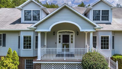 /international/us/33-edgewood-dr-lexington-va-110100620216/