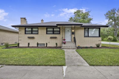 /international/us/18202-locust-street-lansing-il-110108859100/