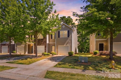 /international/us/9040-bradstreet-commons-way-charlotte-nc-110107395962/