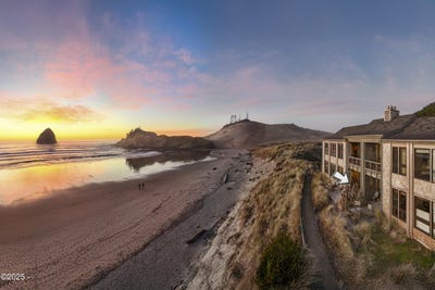 /international/us/33000-cape-kiwanda-drive-pacific-city-or-110096979996/