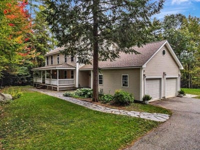 /international/us/8-wedgewood-drive-oakland-me-110108250864/