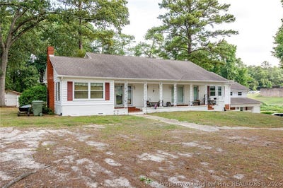 /international/us/100-102-twin-acres-drive-fayetteville-nc-110109059656/