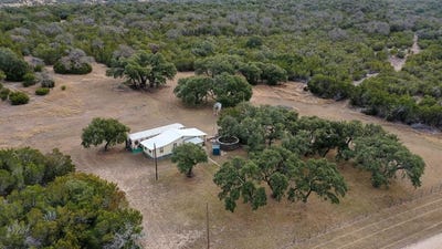 /international/us/180-bee-hive-rd-hunt-tx-110100473699/