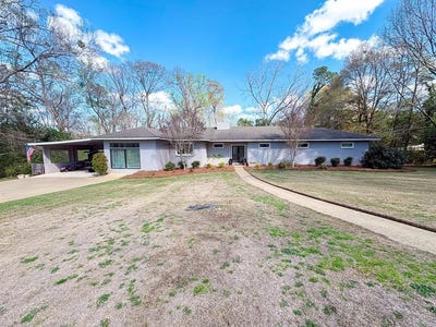 /international/us/207-n-hillcrest-blvd-troy-al-110106339249/