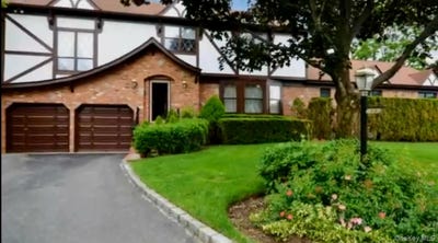 /international/us/45a-pelican-court-syosset-ny-110102546906/