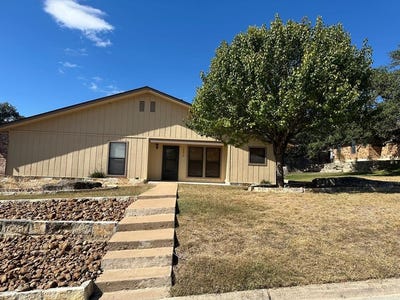 /international/us/1900b-west-lane-kerrville-tx-110107911491/