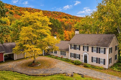 /international/us/2687-garvin-hill-road-woodstock-vt-110110379007/