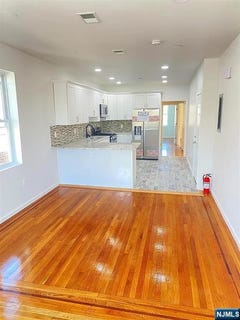 /international/us/1008-74th-street-north-bergen-nj-110104083009/