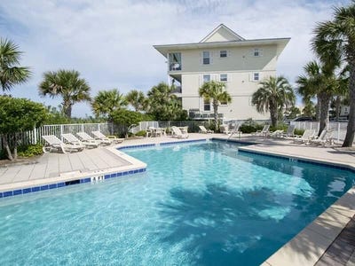 /international/us/8436-gulf-boulevard-navarre-fl-110097609585/