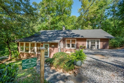 /international/us/415-e-lakeshore-drive-landrum-sc-110108983528/