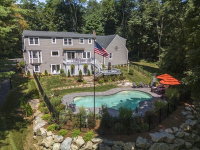 /international/us/91-book-hill-road-essex-ct-110101491853/