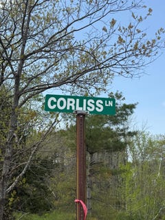 /international/us/85-corliss-lane-pittston-me-110108176348/