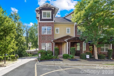 /international/us/605-village-main-circle-davidson-nc-110107073450/