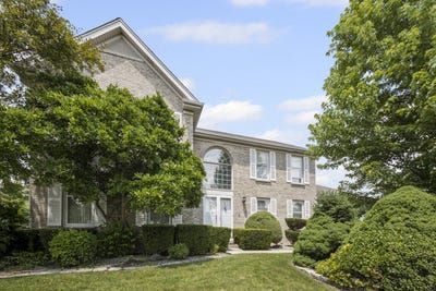 /international/us/730-kylemore-drive-des-plaines-il-110100527390/