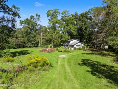 /international/us/18250-oak-drive-saucier-ms-110120534772/