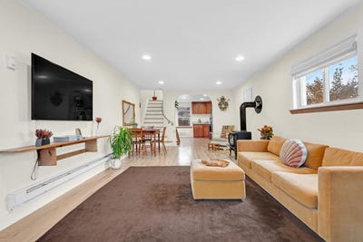 /international/us/345-dormans-court-queens-ny-110103550269/