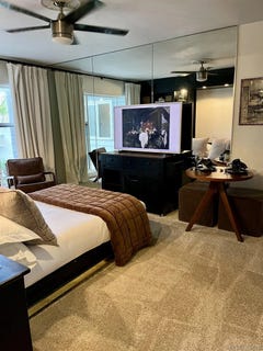 /international/us/220-coast-blvd-la-jolla-ca-110107780425/