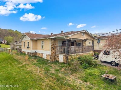 /international/us/555-poplar-ave-jellico-tn-110107015509/