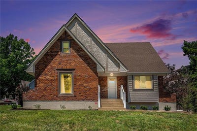 /international/us/1201-nw-burr-oak-court-blue-springs-mo-110100687063/