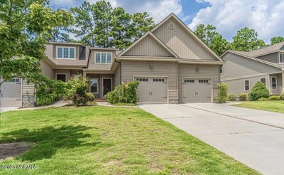 /international/us/14-cypress-circle-southern-pines-nc-110108477756/