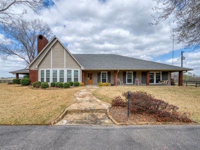 /international/us/839-an-county-road-320-frankston-tx-110110335388/