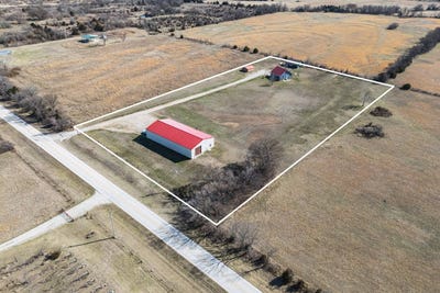 /international/us/3524-county-road-2800-independence-ks-110106204300/