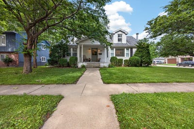 /international/us/907-n-oak-street-normal-il-110108890141/