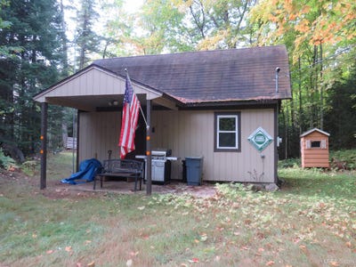 /international/us/2774-chief-lake-road-republic-mi-110119947079/