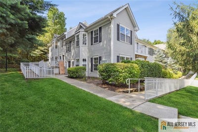 /international/us/2602-cypress-lane-east-brunswick-nj-110108476625/