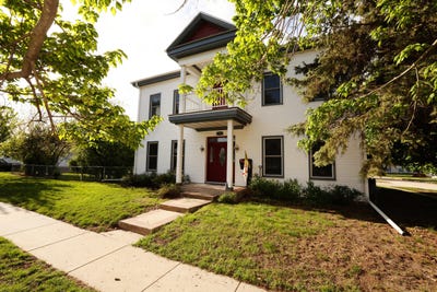 /international/us/1222-w-2nd-street-boone-ia-110107780644/