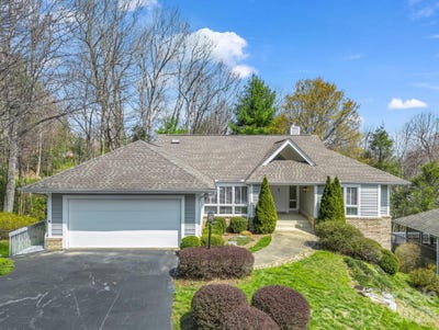 /international/us/111-broadmoor-drive-flat-rock-nc-110106930238/
