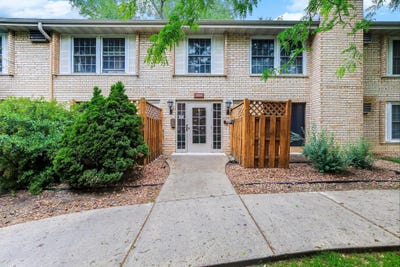 /international/us/4624-cedar-lake-road-s-saint-louis-park-mn-110108752657/