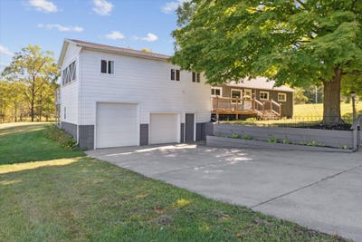 /international/us/8590-greenfield-highway-bellevue-mi-110108145668/